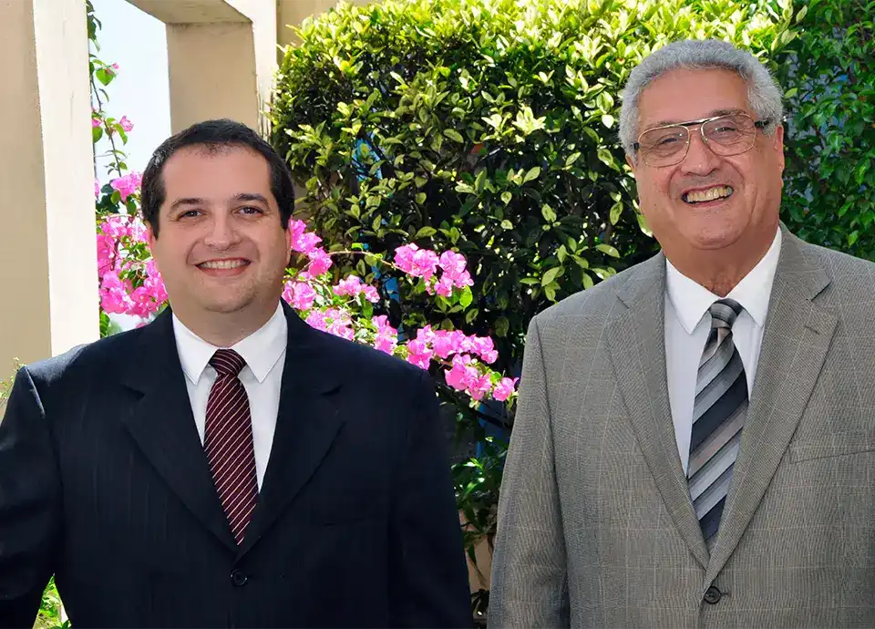 Dr. Paulo foi um dos primeiros contadores credenciado como auditor independente a atuar no Brasil